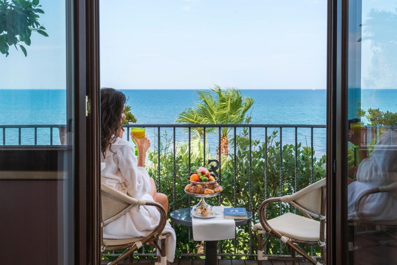 Hotel Lido Degli Scogli Crotone Kültér fotó